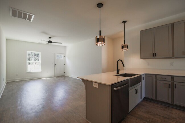 120 Elgin Ln in Central, SC - Building Photo - Building Photo