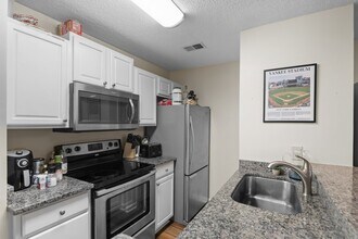 900 Taylor St, Unit 201 in Columbia, SC - Building Photo - Building Photo