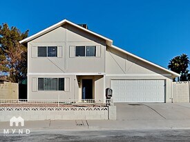 5640 Neosho St in Las Vegas, NV - Building Photo