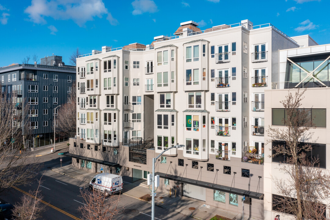 Alexandria Condominiums in Seattle, WA - Building Photo