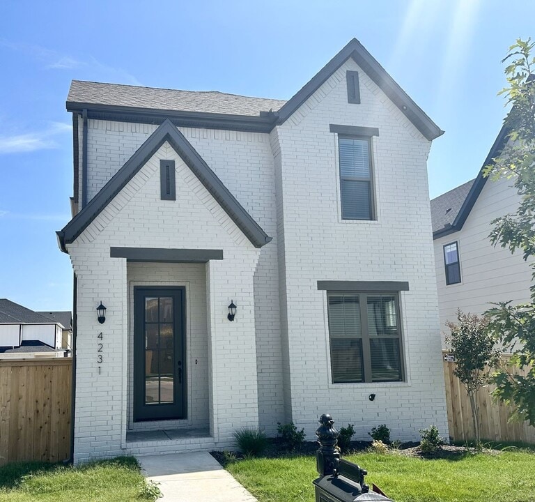 4231 W Bronco Dr in Fayetteville, AR - Building Photo