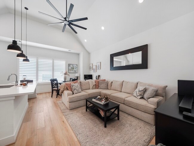 property at 1218 W 24th St