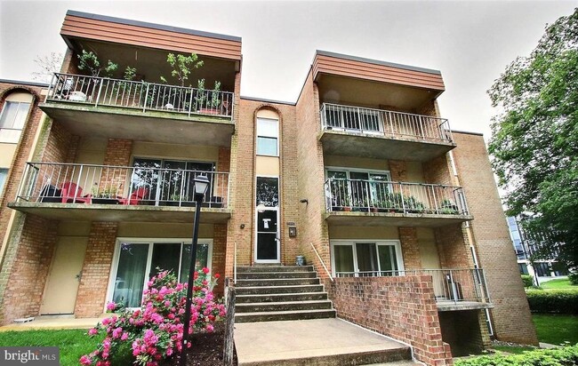 property at 11901 Parklawn Dr