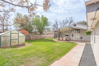 2008 N H St in Midland, TX - Building Photo - Building Photo