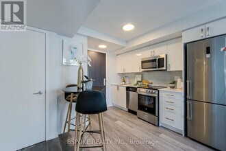 38 Monte Kwinter Ct in Toronto, ON - Building Photo - Building Photo