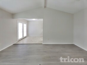 1911 Deaf Smith Dr in Richmond, TX - Foto de edificio - Building Photo