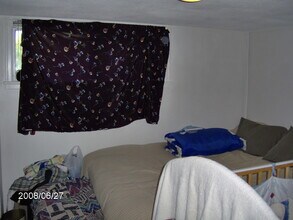 2586 W 12th Ave in Vancouver, BC - Building Photo - Building Photo