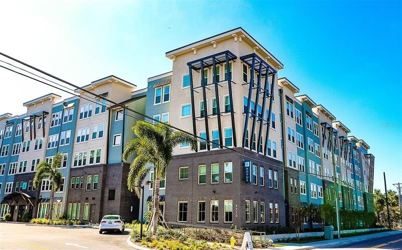 4310 W Spruce St, Unit 542 in Tampa, FL - Foto de edificio