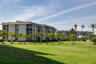 Mariner's Cove in Naples, FL - Building Photo - Building Photo