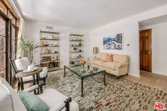 3266 Mandeville Canyon Rd in Los Angeles, CA - Building Photo - Building Photo