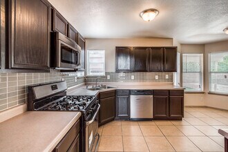 5448 Colin Powell Ave in El Paso, TX - Building Photo - Building Photo