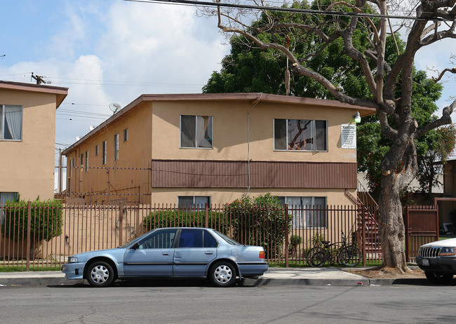 2205 Myrtle St in Santa Ana, CA - Foto de edificio - Building Photo