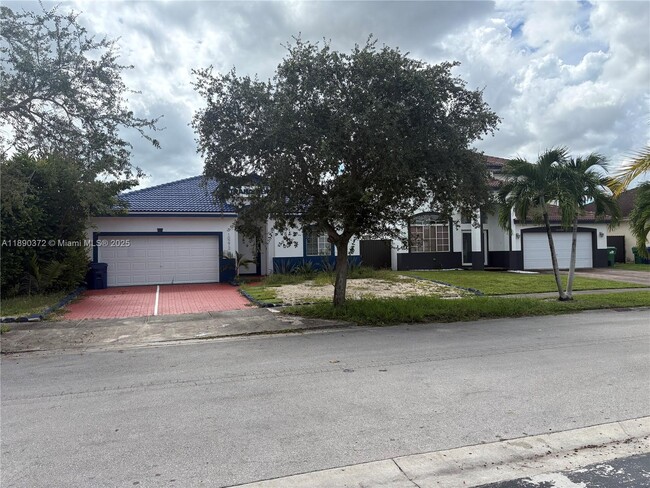 10272 SW 227th Ln in Cutler Bay, FL - Building Photo - Building Photo