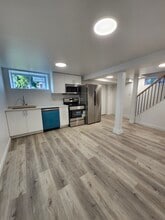 905 Smyth Rd in Ottawa, ON - Building Photo - Building Photo
