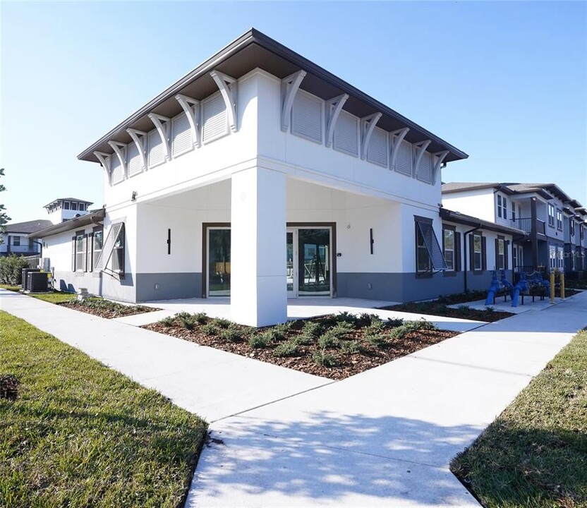 605 4th Ave NW in Largo, FL - Building Photo
