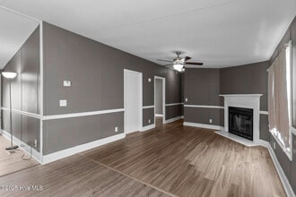 272 Gregory Fork Rd in Richlands, NC - Foto de edificio - Building Photo