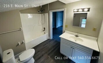 216 E Main St in Fincastle, VA - Building Photo - Building Photo