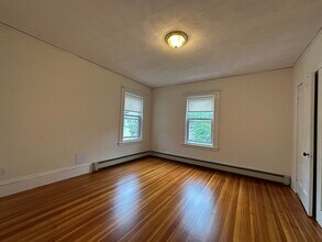 26 Wiswall St in Newton, MA - Building Photo - Building Photo