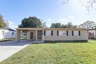 5422 Lake Underhill Rd in Orlando, FL - Building Photo