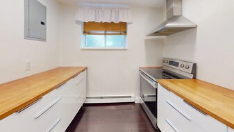 31 Westgate Rd, Unit 1 in Boston College, MA - Building Photo