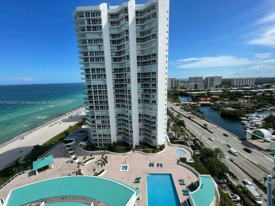 16485 Collins Ave in Sunny Isles Beach, FL - Building Photo