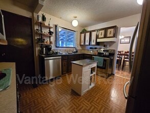 1265 Ortt Rd in Kelowna, BC - Building Photo - Building Photo