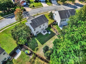 10541 Haddington Dr in Charlotte, NC - Building Photo - Building Photo