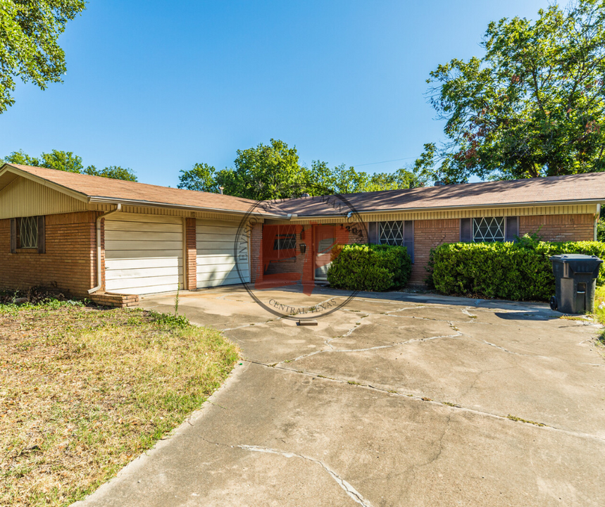 1201 Melrose Dr in Waco, TX - Building Photo