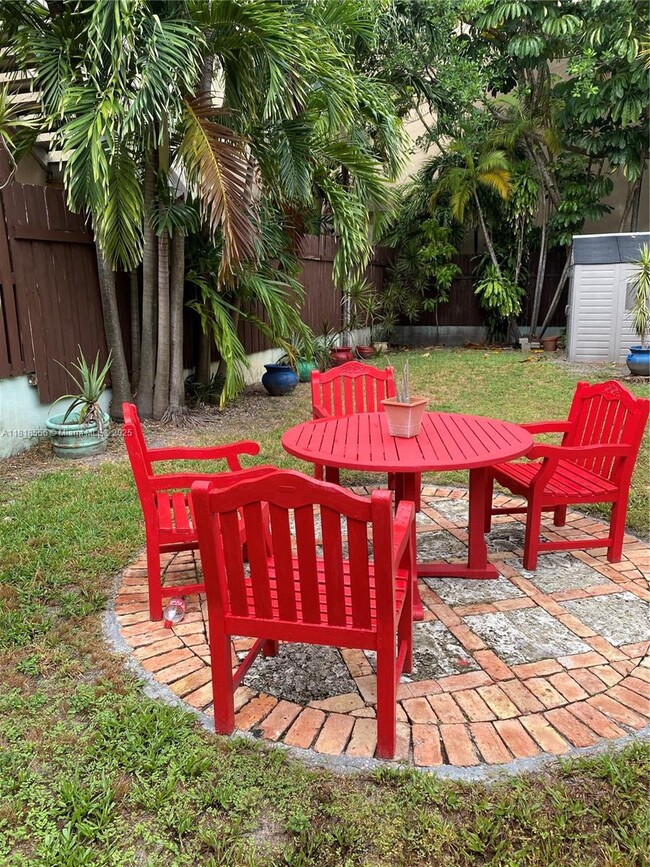 1710 Michigan Ave in Miami Beach, FL - Building Photo - Building Photo