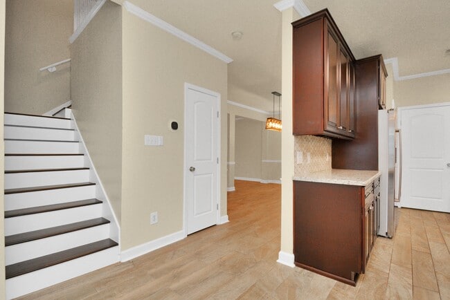 20210 Black Canyon Dr