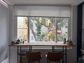 11627 Chenault St, Unit 2 in Los Angeles, CA - Foto de edificio - Building Photo