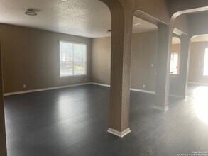 24303 Grace Park in San Antonio, TX - Foto de edificio - Building Photo