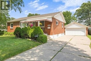 1780 Ford Blvd in Windsor, ON - Building Photo