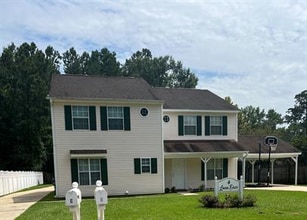 4 Laura Dr in Hammond, LA - Foto de edificio - Building Photo