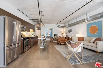 200 N San Fernando Rd in Los Angeles, CA - Building Photo - Building Photo