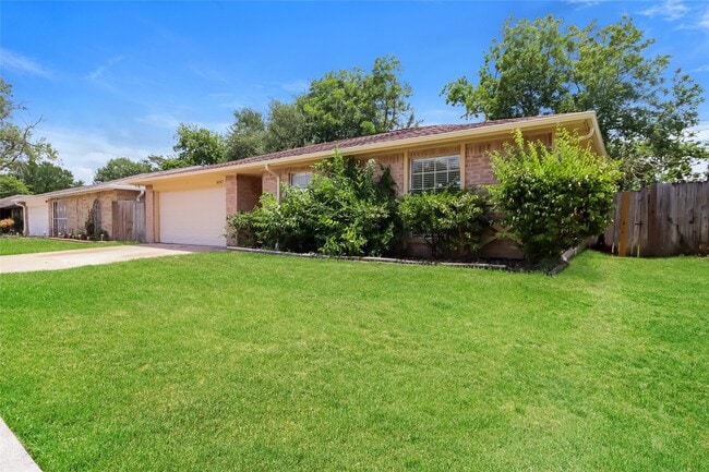 10307 Rancho Bernardo Ln in Sugar Land, TX - Building Photo - Building Photo