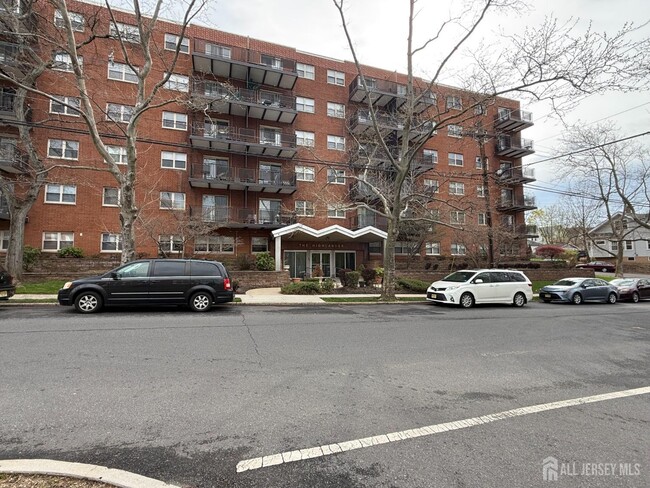123 S Adelaide Ave in Highland Park, NJ - Foto de edificio - Building Photo