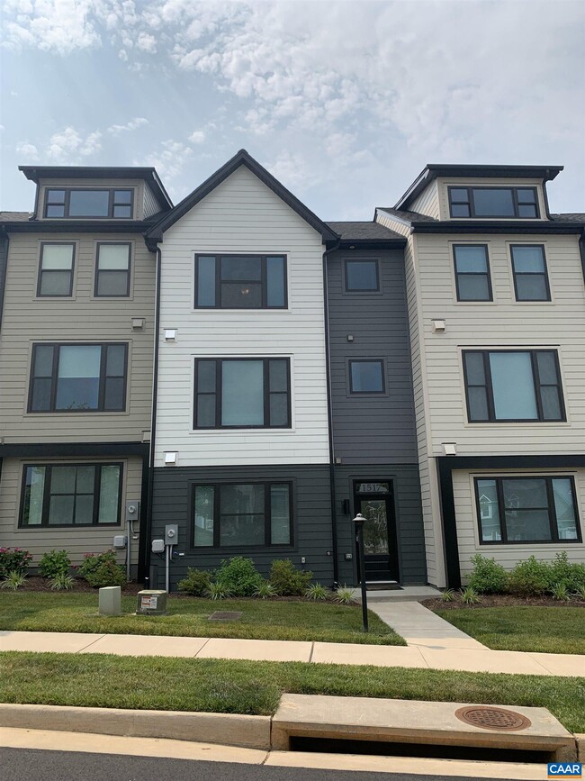 1517 Knoll Ln in Charlottesville, VA - Building Photo - Building Photo