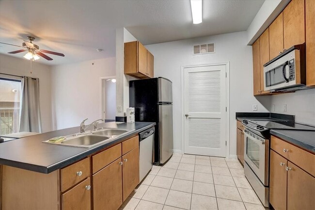 property at 2515 Pearl St