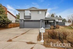 2305 Providence Cir in Colorado Springs, CO - Building Photo