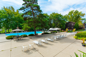 Colony Club Apartments in Columbus, OH - Building Photo - Building Photo