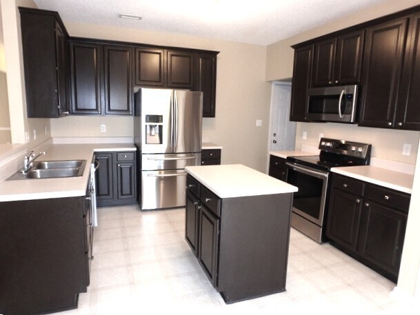 3049 Buttonwood Ln in Clayton, NC - Building Photo - Building Photo
