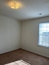 3323 Whitlock Dr N in Wilson, NC - Foto de edificio - Building Photo