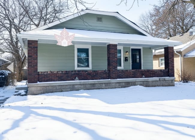 property at 1411 E Bradbury Ave