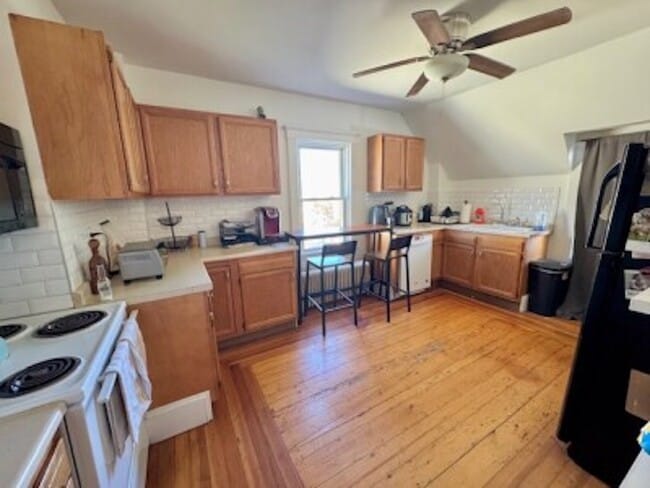 property at 8 Trafford St
