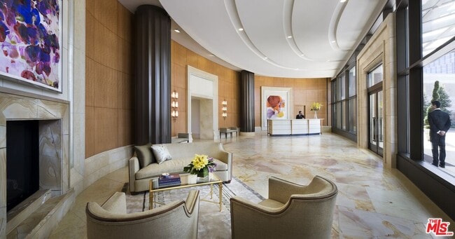 1 W Century Dr in Los Angeles, CA - Building Photo - Building Photo