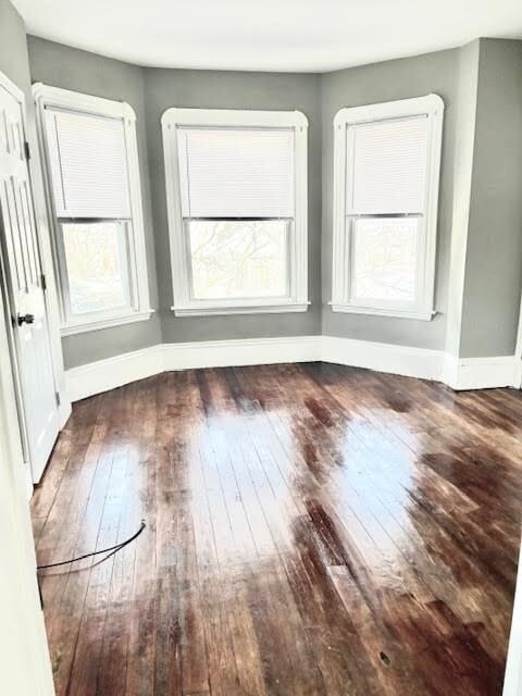 653 Brock Ave in New Bedford, MA - Foto de edificio - Building Photo