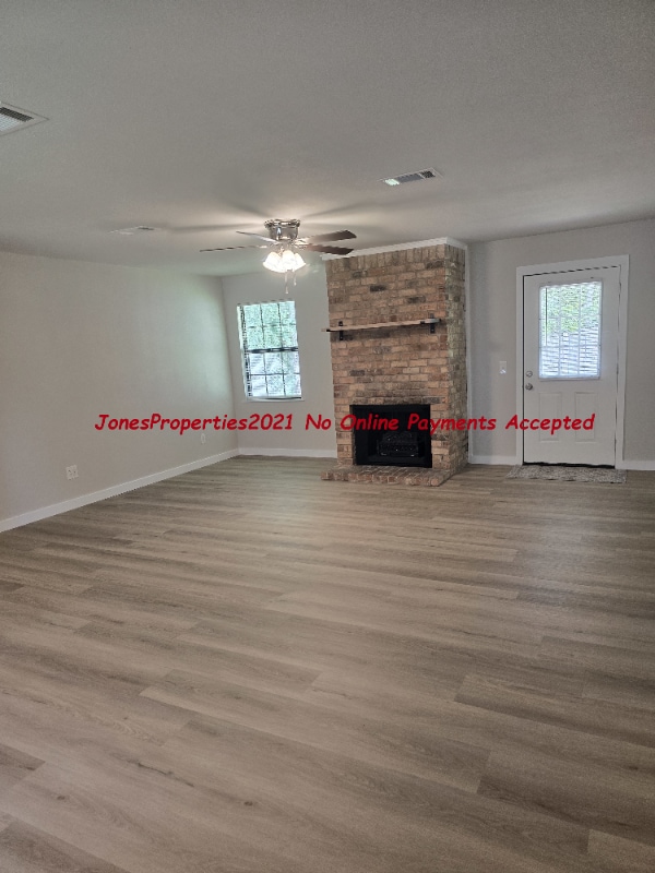 property at 1318 Crooked Creek Dr