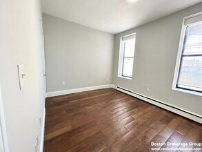 15 Ruggles St, Unit 1 in Boston, MA - Building Photo - Building Photo