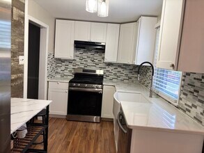 632 Dutton Cir in Springfield, PA - Building Photo - Building Photo